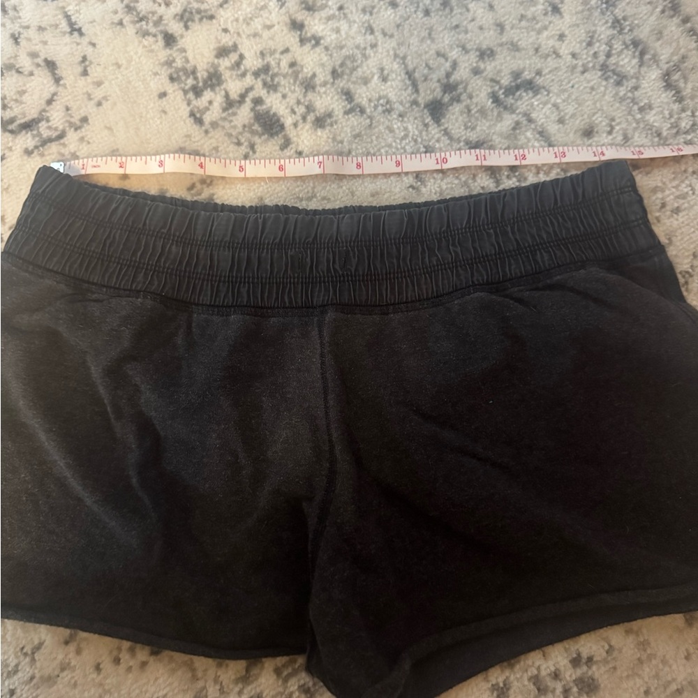 Lululemon Women's Black Shorts - Picture 3 of 4